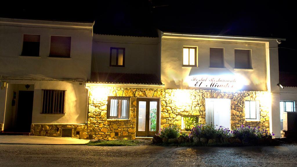 Hospedium Hostal Restaurante El Mirador De Atienza Zewnętrze zdjęcie